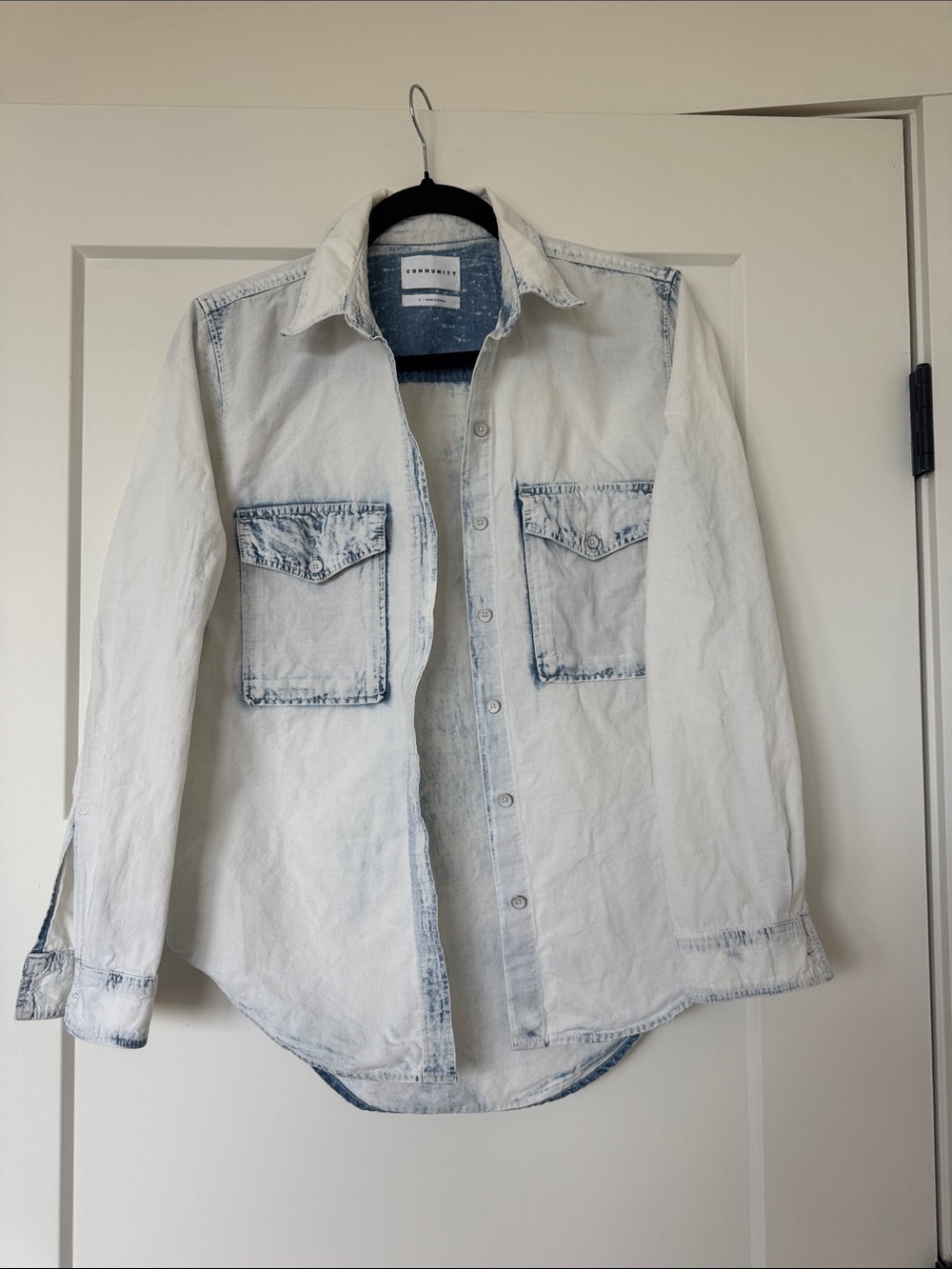 Aritzia Light Wash Denim Shirt Jacket in Faded Blue-White